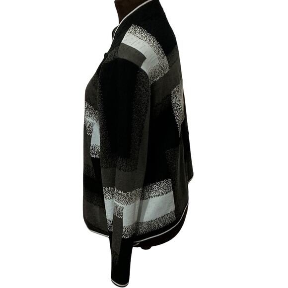 Ming Wang Women’s Black Gray Blue Geometric Art to Wear Sweater Cardigan Size XL - Picture 5 of 13